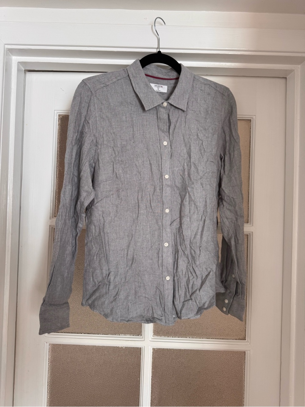 UNTUCKit Women's Light Gray Button-Down Shirt